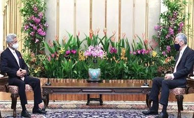 Jaishankar meets Singapore PM and top ministers to enhance bilateral ties Jaishankar meets Singapore PM Lee