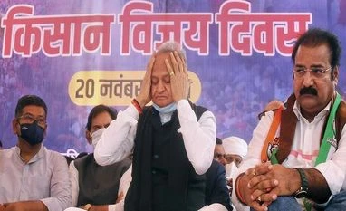 Women representation to inc in Raj cabinet with induction of two new faces Rajasthan Chief Minister Ashok Ghelot (centre) and his party colleagues attend a programme in Jaipur on Saturday to celebrate the centre withdrawing three farm laws. (PTI Photo)