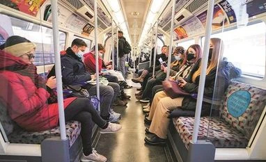 Mandatory face masks in force as Omicron cases rise to 22 in UK UK tube