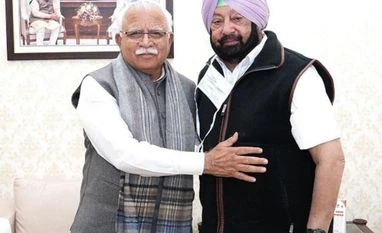 'Our alliance will form govt in Punjab': Amarinder after meeting Haryana CM Amarinder Singh with Haryana CM Manohar Lal Khattar
