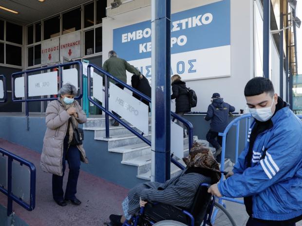 Omicron: These countries are slapping the unvaccinated with fines and bans