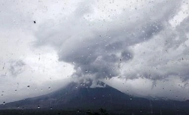 22 dead as volcano erupts in Indonesia, search operations underway Mount Semeru