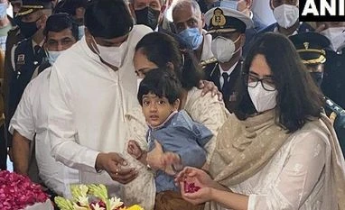 Daughters of CDS Gen Bipin Rawat pay last respects to their parents Bipin Rawat's daughters