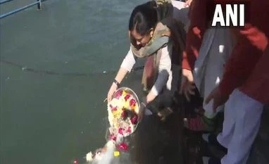 Haridwar: Daughters of CDS General Rawat immerse ashes of parents in Ganga Bipin Rawat