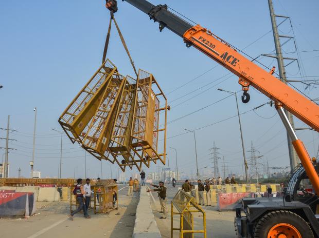 Delhi’s Ghazipur border partially reopens for traffic after over a year