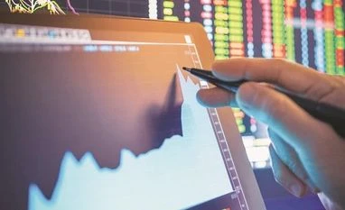 This Rekha Jhunjhunwala-owned stock has zoomed 65% in last one month stock markets