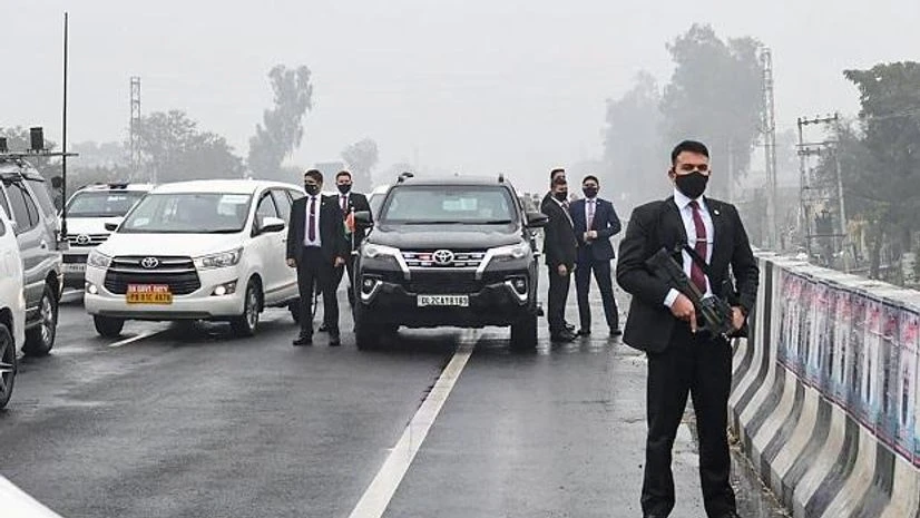 Modi cavalcade Prime Minister Narendra Modi’s cavalcade is stuck on a flyover in Punjab’s Ferozepur after being blocked by farm protesters on January 5, 2022. (PTI Photo)