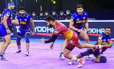 PKL 2022: Dabang Delhi KC thrash U Mumba in opening match in Bengaluru Dabang Delhi vs Telugu Titans PKL PRO KABADDI