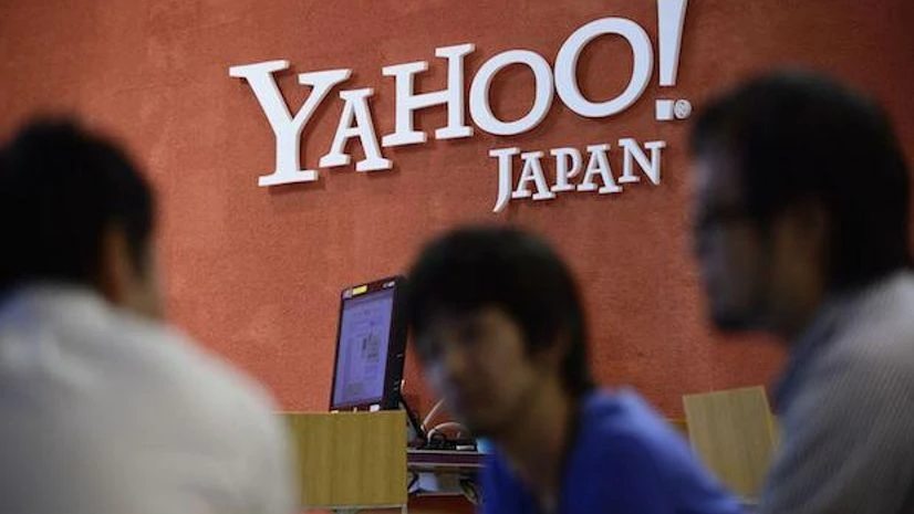 Yahoo Japan Photo: Bloomberg