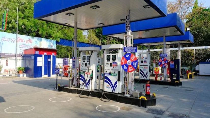 petrol pump, petrol, diesel, Photo: Bloomberg
