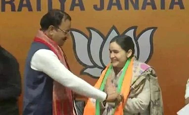 UP polls: Mulayam Singh Yadav's daughter-in-law Aparna Yadav joins BJP Aparna Yadav, BJP