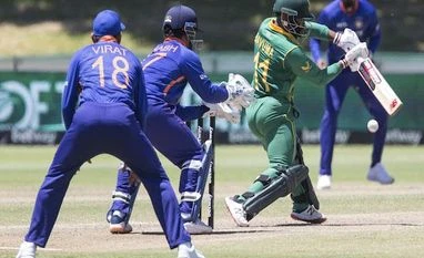 South Africa go 1-0 up after India self-destruct in first ODI South African captain Temba Bavuma plays a shot while Rishabh Pant and Virat Kohli look on during the first ODI match between South Africa and India in Paarl (Photo: PTI)