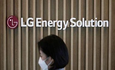 LG Energy Solution swings to profit in Q3 on strong EV battery demand LG Energy Solution