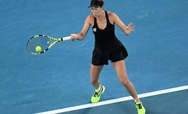 Australian Open: Danielle Collins beats Iga Swiatek to reach finals Danielle Collins