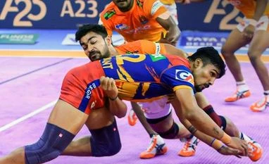 PKL: Aslam Inamdar and Mohit Goyat help Puneri Paltan outclass UP Yoddha pkl up yoddha vs puneri paltan