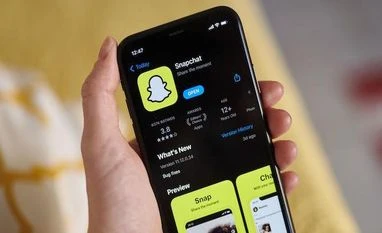Snapchat gives story expiration controls to premium members, other features Snap, Snapchat