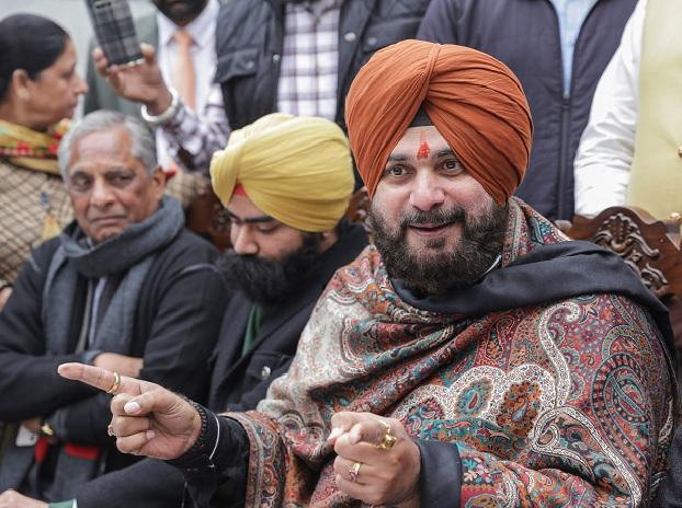 Navjot Sidhu resigns as Punjab Cong chief after Sonia sacks 5 state heads