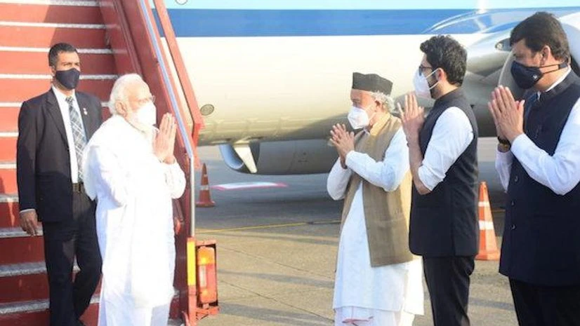 Narendra Modi PM Modi arrives in Mumbai to attend funeral of Lata Mangeshkar