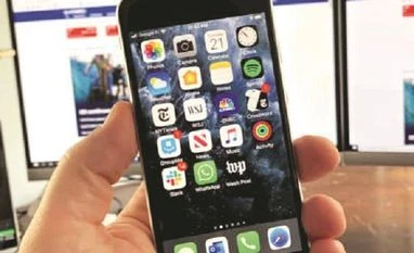 Apple brings back battery percentage icon on status bar in latest iOS beta iPhone