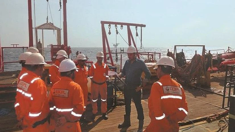 oil rigs A plunge into a unique world of divers maintaining oil rigs and pipelines