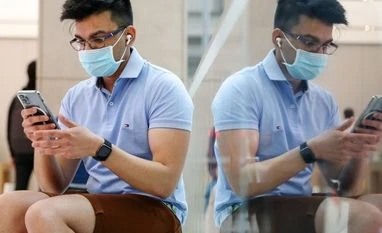 Apple update lets you unlock iPhone with Face ID while wearing a mask smartphones