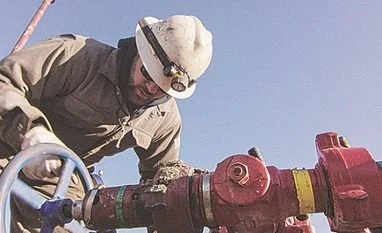 Hindustan Oil tanks 16% on delay in commencement of B-80 project crude