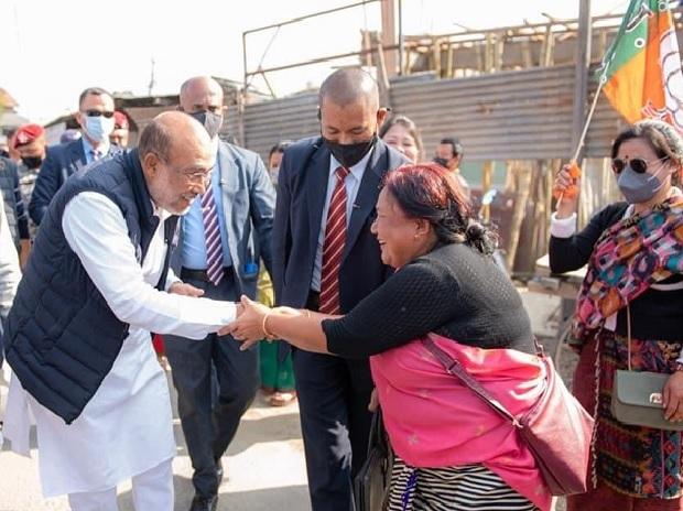 Manipur polls: CM holds door-to-door campaign in Patsoi constituency