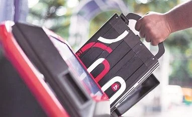 Wardwizard starts operations of in-house lithium-ion battery assembly line ev battery