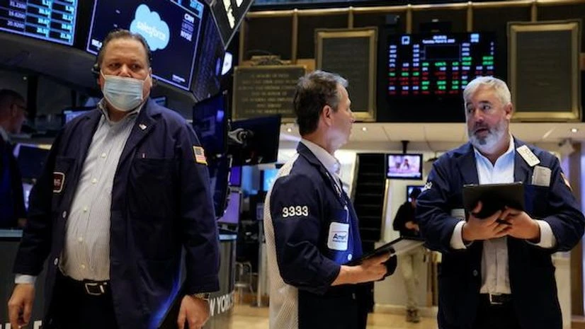 NYSE Traders work on the floor of the New York Stock Exchange (NYSE) in New York City (Photo: Reuters)