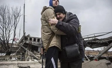 Japan's top envoy brings back 20 displaced Ukrainians from Poland ukraine war