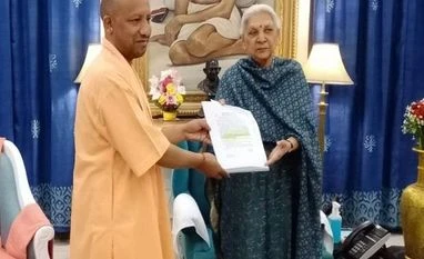 Yogi chairs last meeting of outgoing cabinet, thanks UP people for support Yogi