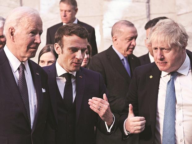 Nato boosts forces on Eastern front after Ukraine claims chemical attack Nato boosts forces on Eastern front after Ukraine claims chemical attack