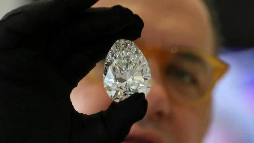 diamond The Rock, the largest white diamond ever to appear at auction