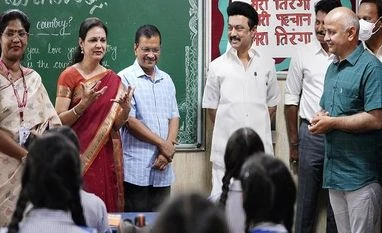 TN CM Stalin visits Delhi Govt schools, Mohalla clinics with Kejriwal Tamil Nadu CM M K Stalin, Delhi CM Arvind Kejriwal and Dy CM Manish Sisodia visit a government school, in New Delhi (Photo: PTI)