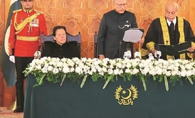Imran Khan nominates former chief justice of Pakistan as caretaker PM Pakistan