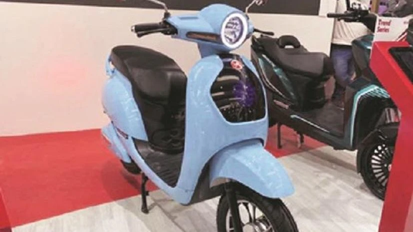 hero electric The device can be operated on a button cell power and is attached to a thermal sensor.