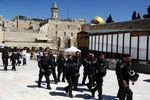 Israel Palestinian violence Israeli security forces patrol the area next to Western Wall, Judaism's holiest prayer site and the compound that houses Al-Aqsa Mosque (Photo: Reuters)
