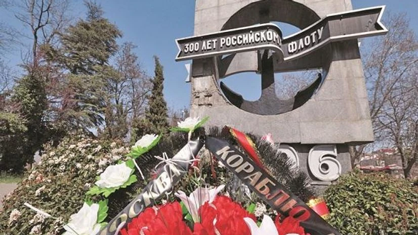 Moskva ship, Russia A wreath with a ribbon reading “To the Moskva ship”, at a ceremony organised by veterans of the Black Sea Fleet in memory of the Russian missile cruiser Moskva, in Sevastopol, Crimea