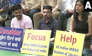 Students evacuated from Ukraine, parents hold protest at Jantar Mantar MBBS Students from Ukraine