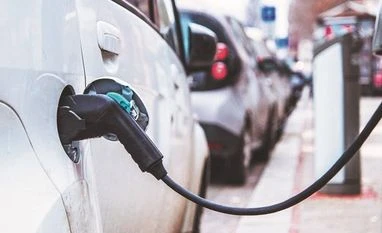 Govt may support initiatives to retrofit old vehicles into EVs: Report electric vehicles