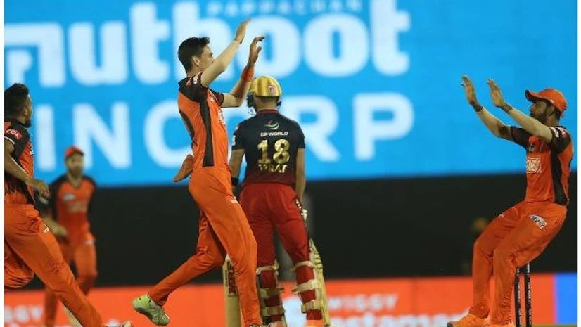 RCB vs SRH IPL 2022 Marco Jansen of the Sunrisers Hyderabad celebrates the wicket of Virat Kohli of Royal Challengers Bangalore during RCB vs SRH Live. Photo: Sportzpics for IPL