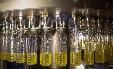 LIVE: Govt allows import of 20 lakh MT each of crude soybean, sunflower oil Sunflower Oil