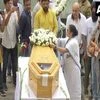 Mamata Banerjee pays last respect to KK