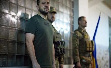 Zelenskyy asks remaining Ukrainian civilians to evacuate from Donetsk Volodymyr Zelensky