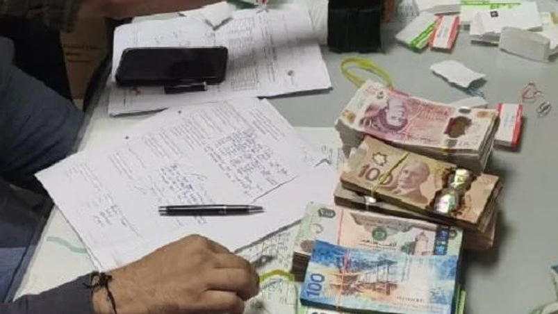 Foreign Currency, CISF, ED The seized currency, kept in the man's bag, is an assortment of US dollars, Euro, Canadian dollars, Singaporean dollars and British pound among others, the officer said