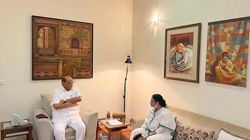 Sharad Pawar with Mamata Banerjee Sharad Pawar with Mamata Banerjee