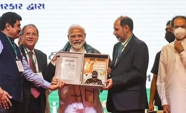 Media has right to criticise but must highlight positive news: PM Modi PM Modi