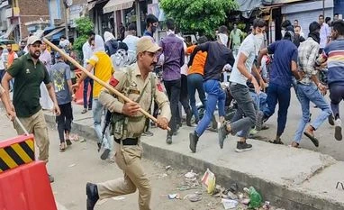 Industrialists backing Agnipath should first employ ex-servicemen: Akhilesh Kathua: Policemen lathi-charge people protesting against Centre's 'Agnipath' scheme, at Chadwal in Kathua district, Saturday, June 18, 2022. (PTI Photo)