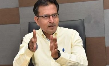 What is Nilesh Shah's take on investors' approach to markets? TMS Ep200