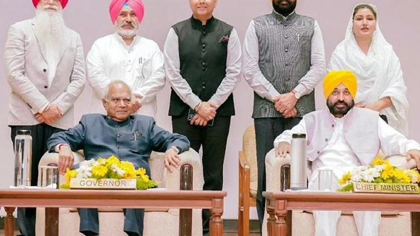 Punjab CM Mann with newly inducted cabinet ministers Punjab CM Mann with newly inducted cabinet ministers